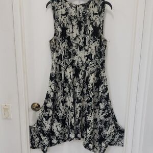 〰️Simply Vera Wang〰️ Abstract Floral Handkerchief Hem Sleeveless Dress L